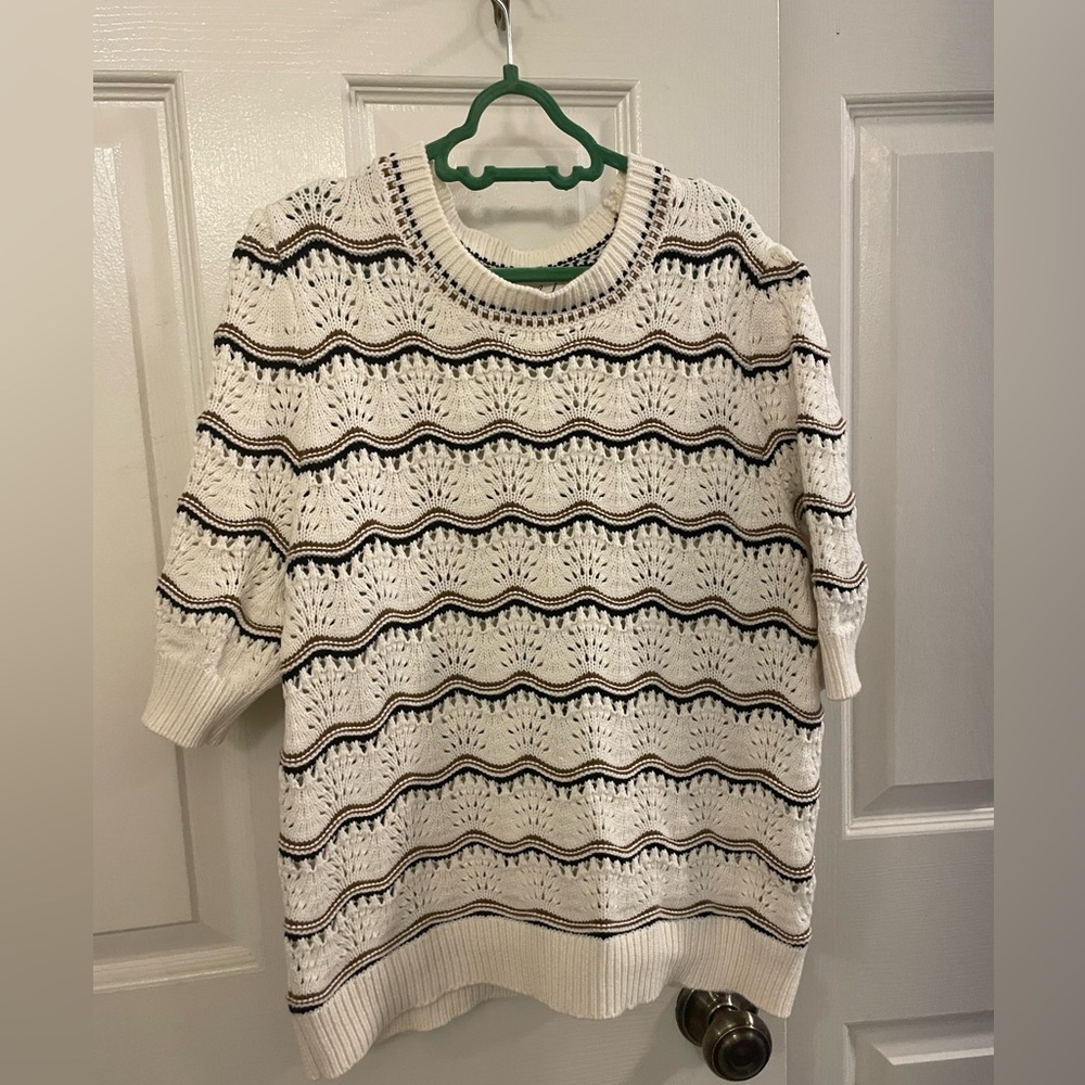 Marled short sleeve sweater size M